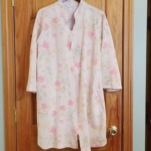 Miss Elaine Lightweight Terrycloth Robe